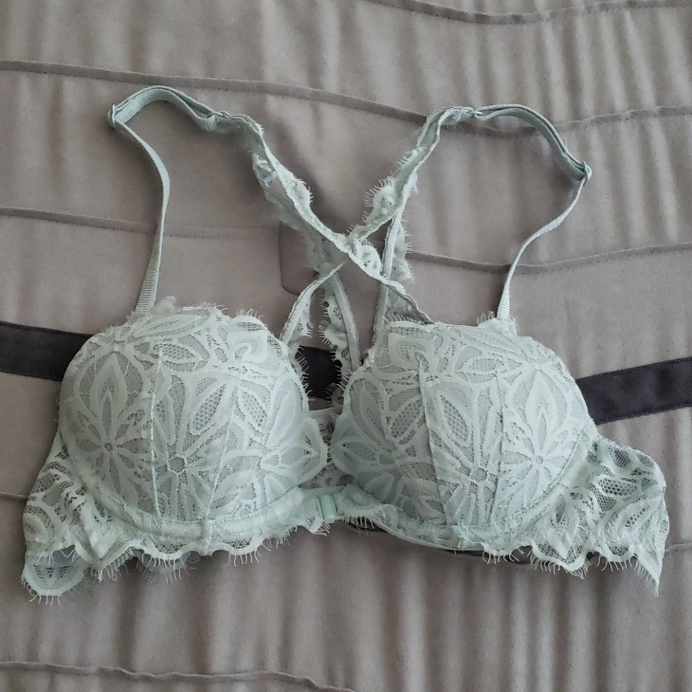 🌺 3/$20 Victoria's Secret Teal Lace Bra
